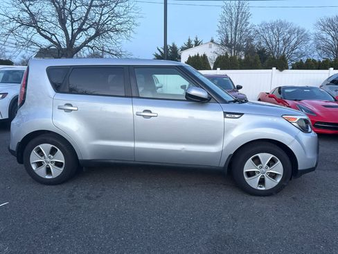 Used 2016 Kia Soul w/ Convenience Package image 3