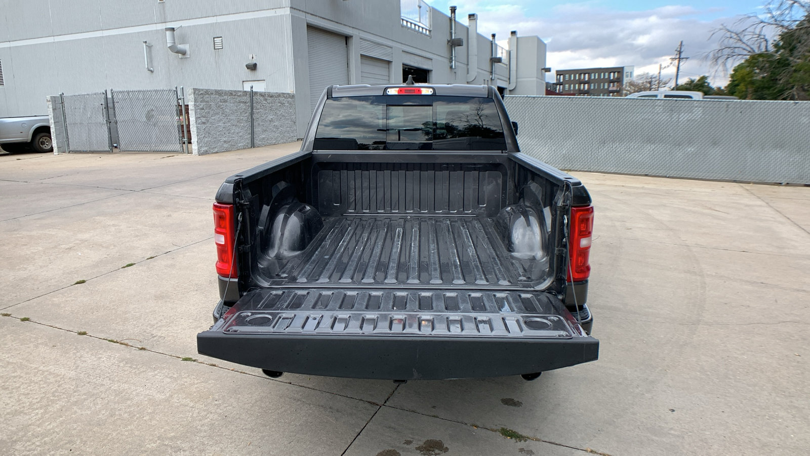 Used 2026 RAM 1500 Laramie w/ Sport Appearance Package AWD/4WD image 27