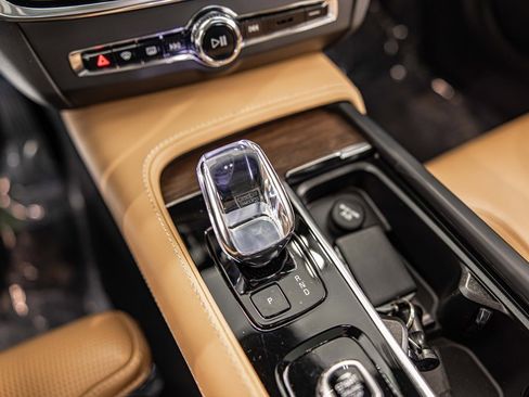 Used 2023 Volvo V90 B6 Cross Country Ultimate w/ Climate Package image 29