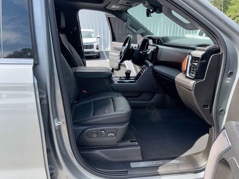 Used 2025 GMC Sierra 1500 Denali AWD/4WD image 31