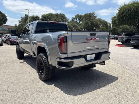 Used 2025 GMC Sierra 2500 AT4 w/ AT4 Premium Plus Package AWD/4WD image 3