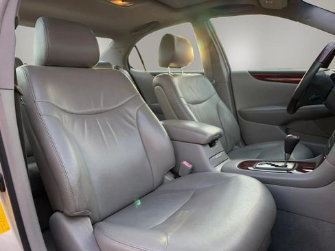 Used 2003 Lexus ES 330 w/ Premium Pkg FWD image 17