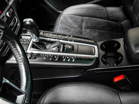 Used 2019 Porsche Macan image 17
