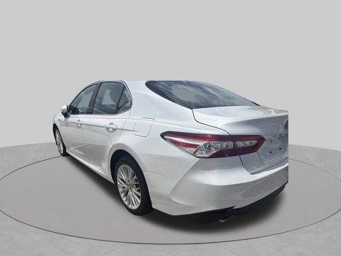 Used 2020 Toyota Camry XLE FWD image 7