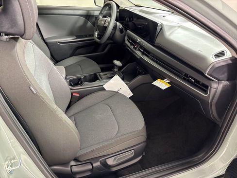 New 2026 Kia K4 LXS image 42