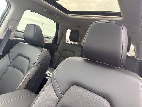 New 2026 Nissan Pathfinder SL image 27