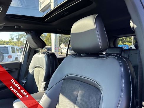 New 2025 Jeep Grand Cherokee Altitude image 14