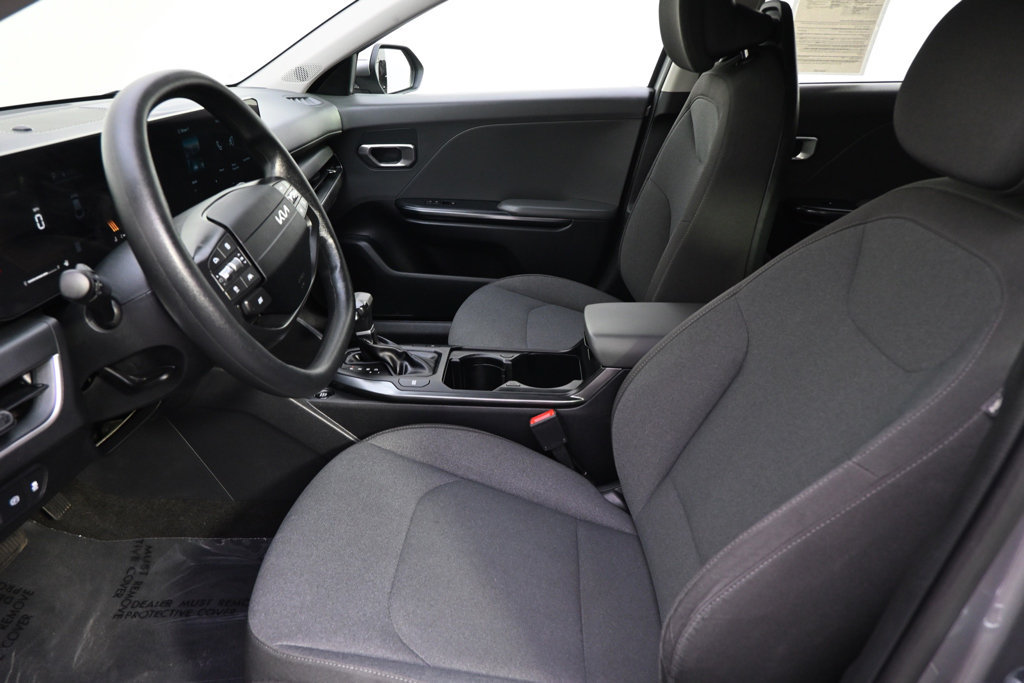 Used 2025 Kia K4 FWD image 13