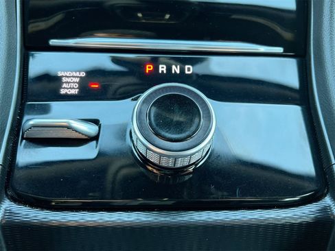 Used 2024 Jeep Grand Cherokee Limited image 32