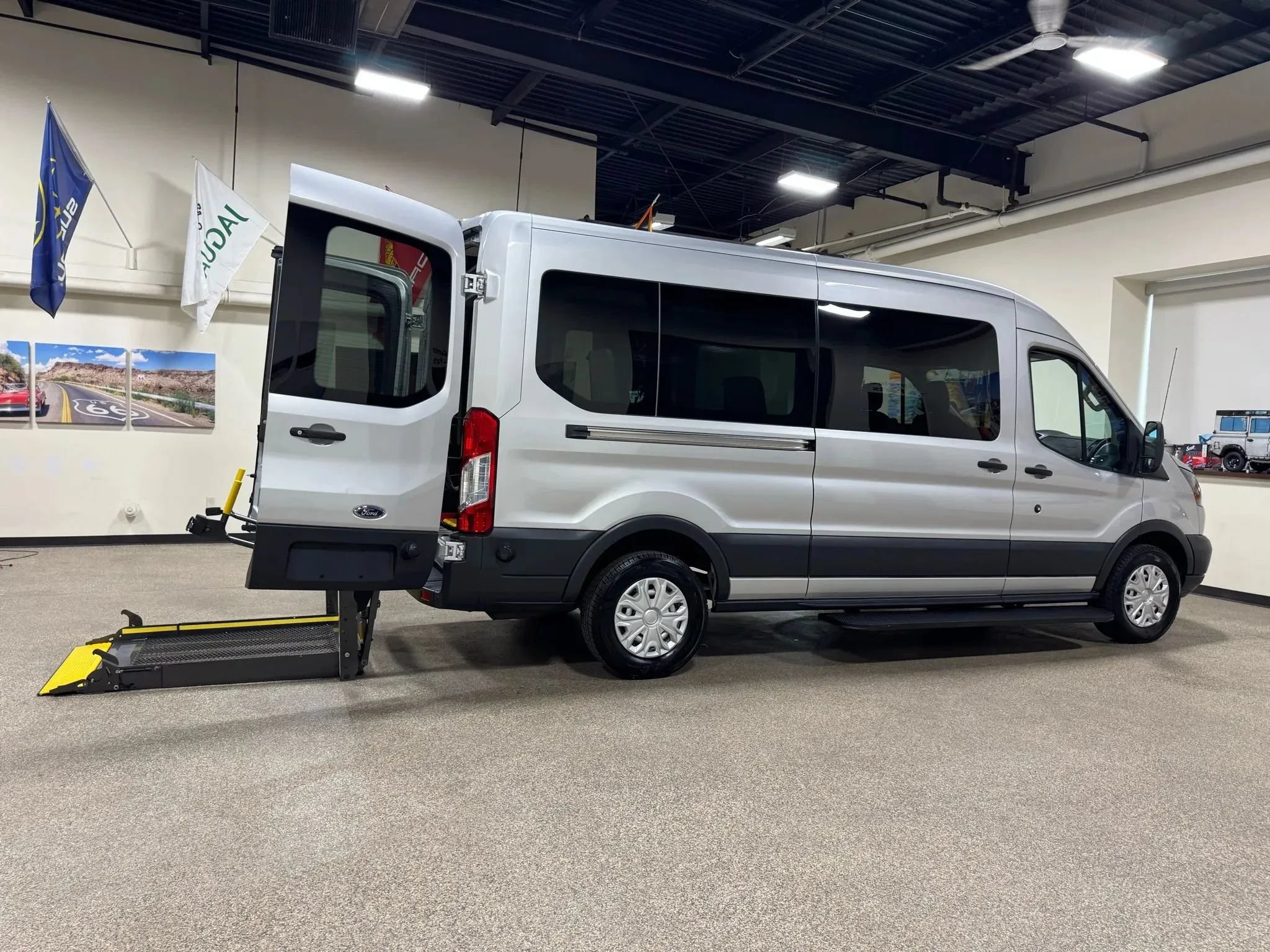 Used 2015 Ford Transit 250 148 Medium Roof RWD image 20