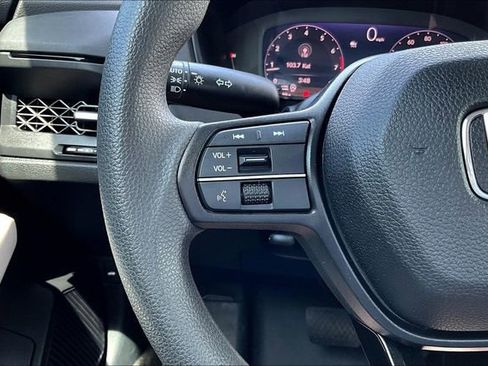 Used 2023 Honda Accord EX image 10