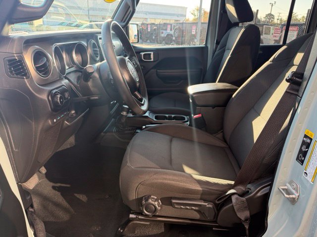 Used 2023 Jeep Wrangler Unlimited w/ Cold Weather Group AWD/4WD image 7