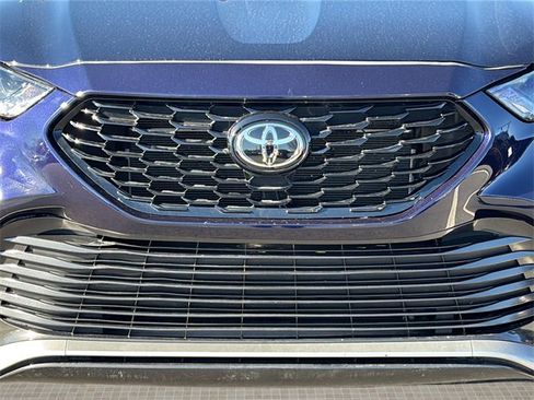 Used 2022 Toyota Highlander XSE image 9