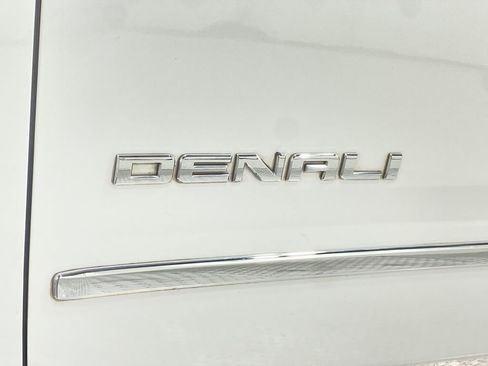 Used 2018 GMC Yukon Denali w/ Denali Ultimate Package image 43