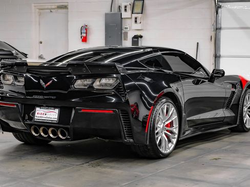 Used 2016 Chevrolet Corvette Z06 w/ 3LZ Preferred Equipment Group image 12