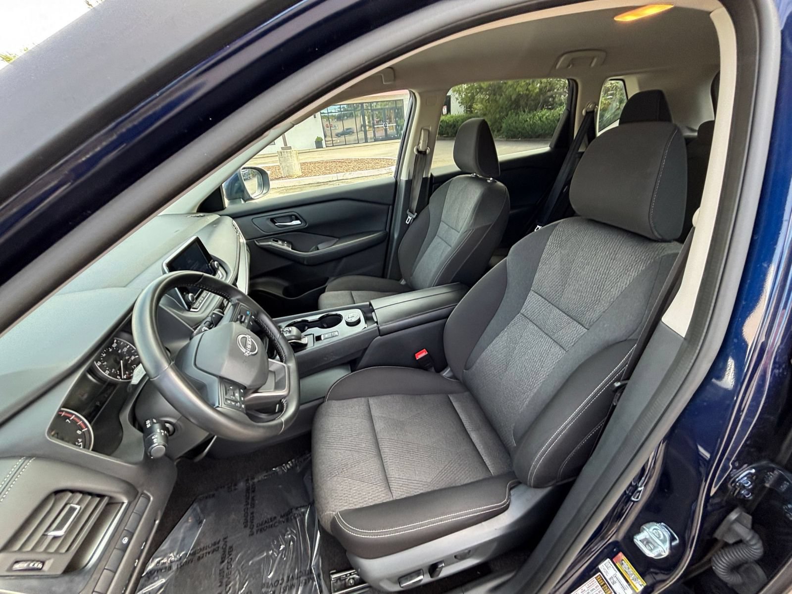 Used 2025 Nissan Rogue SV AWD/4WD image 38
