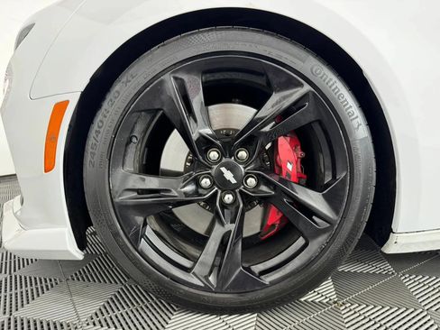 Used 2022 Chevrolet Camaro SS RWD image 36