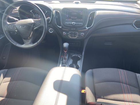 Certified 2022 Chevrolet Equinox RS w/ LPO, Floor Liner Package image 7