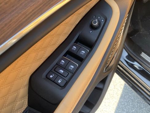 New 2025 Jeep Grand Cherokee Summit image 13