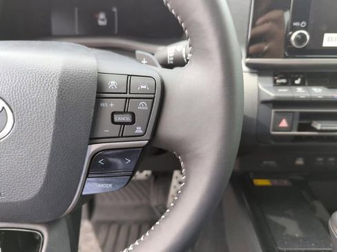 Used 2026 Toyota Camry Hybrid w/ Convenience Package FWD image 31