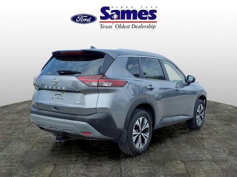 Used 2023 Nissan Rogue SV w/ SV Premium B Package FWD image 3