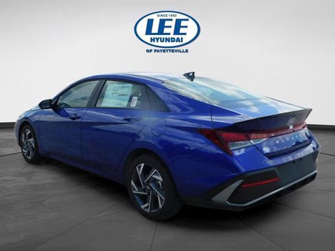 Used 2025 Hyundai Elantra Sport image 5