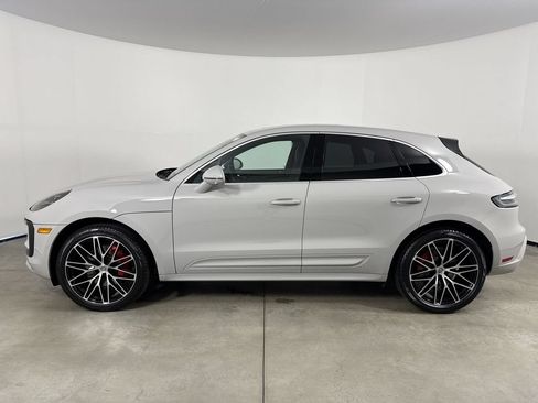 Certified 2025 Porsche Macan S AWD/4WD image 2