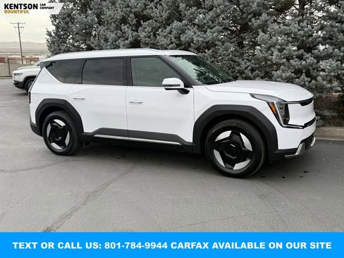 Used 2025 Kia EV9 Wind image 11