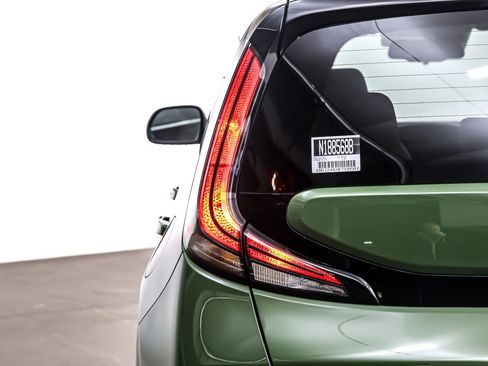 Used 2023 Kia Soul EX image 16