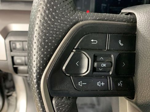 Used 2024 Toyota Tacoma SR5 AWD/4WD image 19