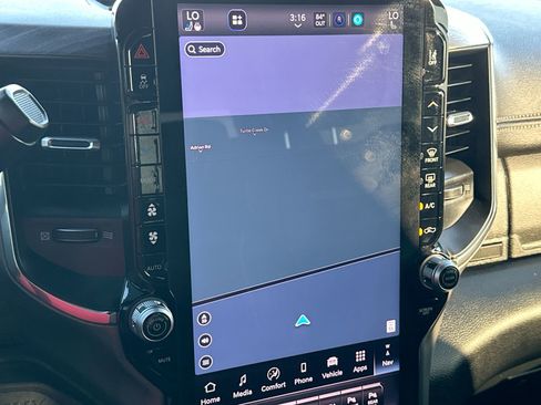 Used 2025 RAM 3500 Laramie image 18