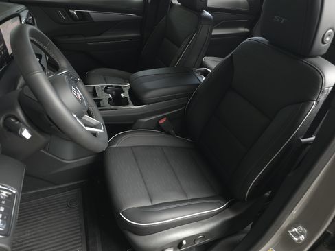 New 2026 Buick Enclave Sport Touring w/ LPO, Floor Liner Package FWD image 10