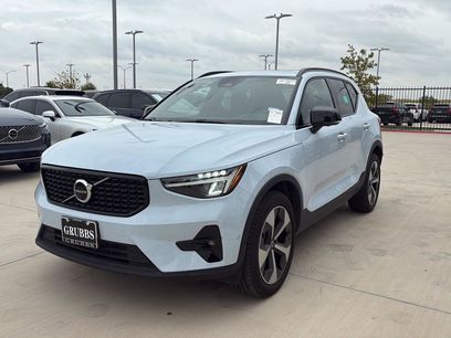 Certified 2025 Volvo XC40 B5 Plus