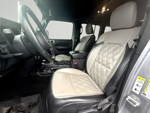 Used 2019 Jeep Wrangler Unlimited Sport S image 2