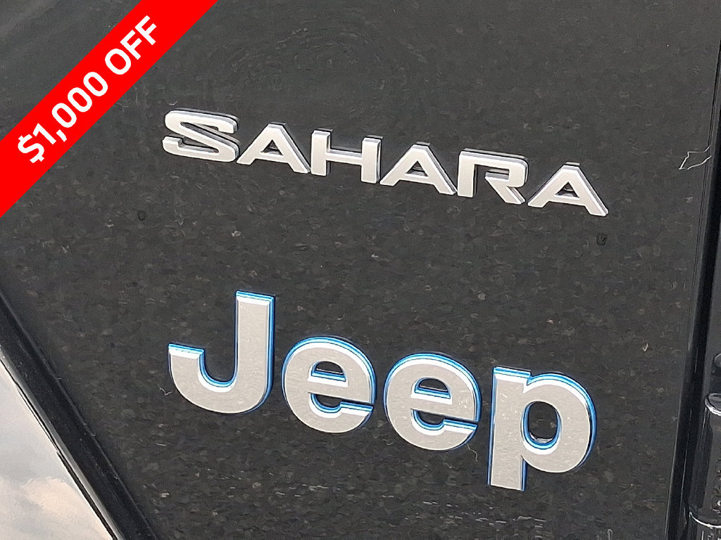 Used 2023 Jeep Wrangler Unlimited Sahara w/ Dual Top Group AWD/4WD image 31
