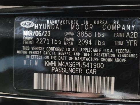 Used 2023 Hyundai Elantra SEL image 33