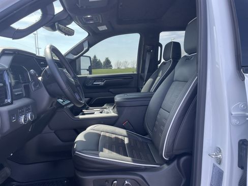 Certified 2025 GMC Sierra 2500 AT4X AWD/4WD image 18