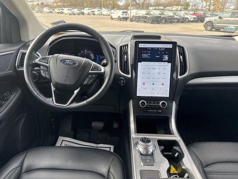 Used 2024 Ford Edge SEL w/ Convenience Package image 6