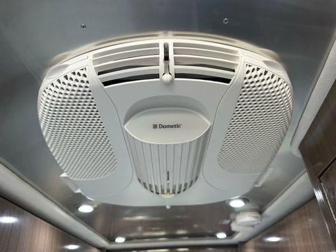 Used 2016 Mercedes-Benz Sprinter 3500 image 49