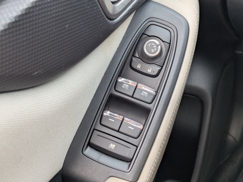 Used 2019 Subaru Forester Premium AWD/4WD image 21