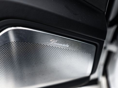 Certified 2025 Porsche Cayenne Turbo AWD/4WD image 19