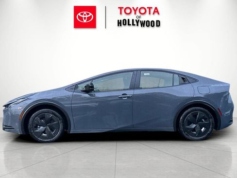 New 2026 Toyota Prius Plug-In Hybrid image 9