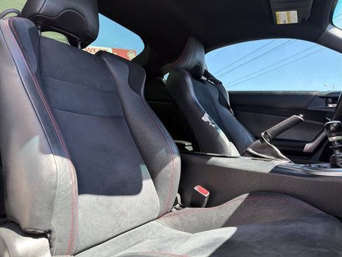 Used 2015 Subaru BRZ Limited w/ Popular Package #1B RWD image 16