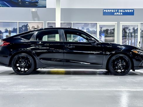 Used 2024 Honda Civic Sport image 8