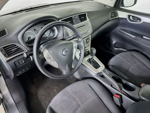Used 2014 Nissan Sentra SV image 2