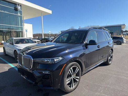 Used 2021 BMW X7 xDrive40i w/ M Sport Package AWD/4WD image 1