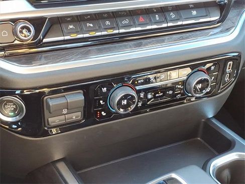 Used 2022 Chevrolet Silverado 1500 LTZ image 12