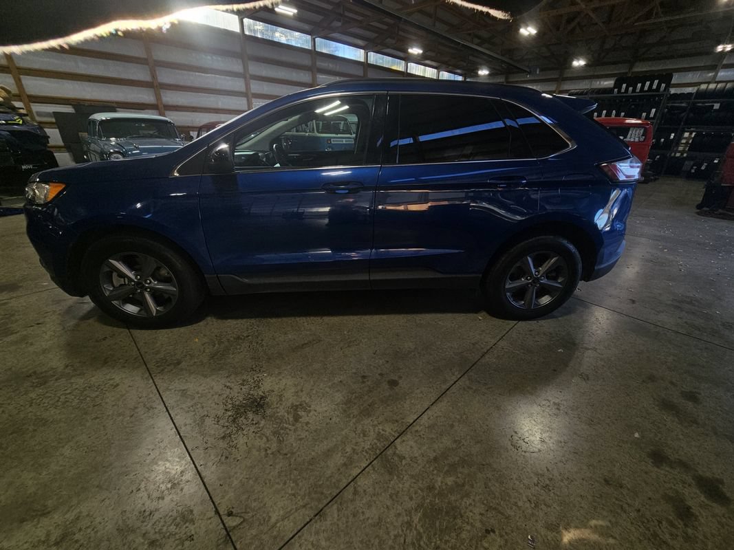 Used 2022 Ford Edge SEL w/ Sport Appearance Package AWD/4WD image 5