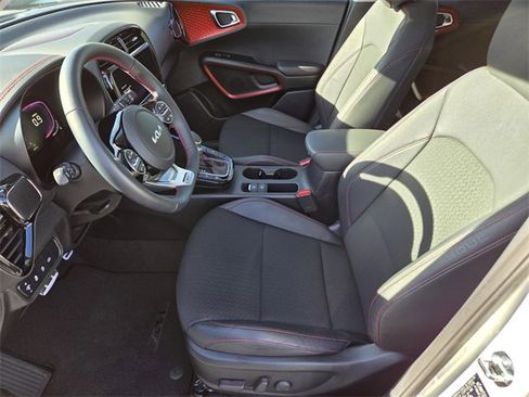 Used 2025 Kia Soul GT-Line w/ GT-Line Technology Package image 9