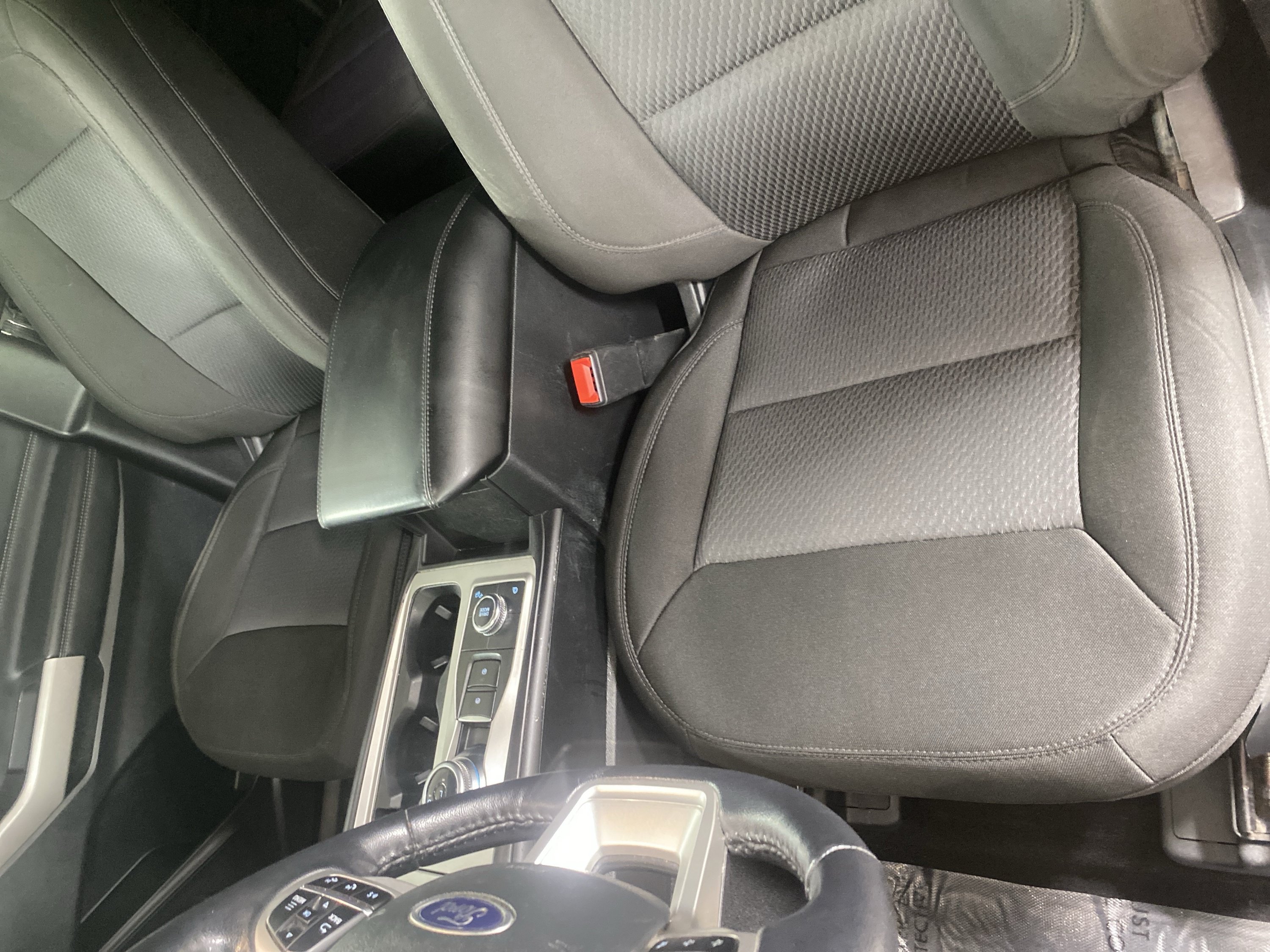 Used 2023 Ford Explorer XLT AWD/4WD image 16